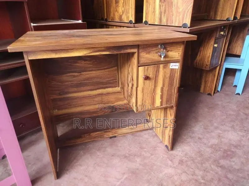 2.5*1.5ft Melamine Writing Table