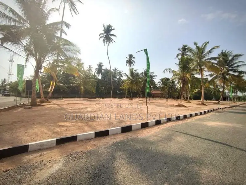 මීගමුවෙන් පදිංචියට කියාපු ඉඩමක්