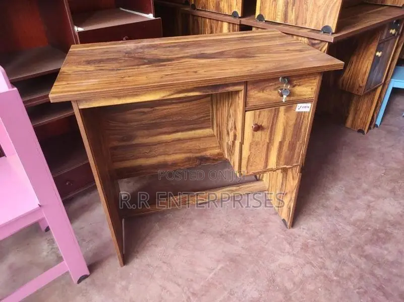 2.5*1.5ft Melamine Writing Table