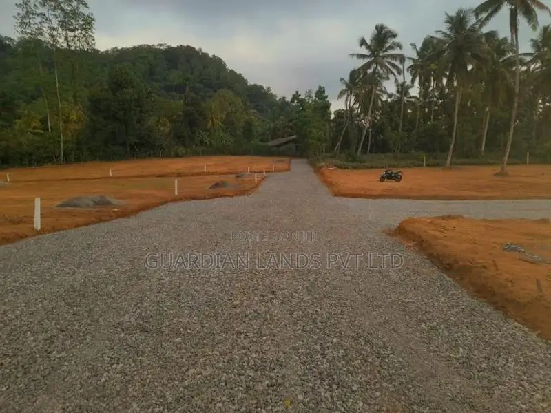 Land for Sale in Kosgama