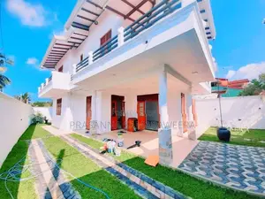 අති සුඛෝපභෝගී අලංකාර නවීනතම සුවිසල් දෙමහල් නිවස විකිණීමට Piliyandala