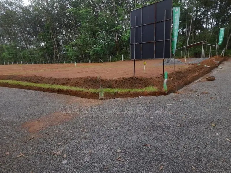 Land for Sale in Padukka