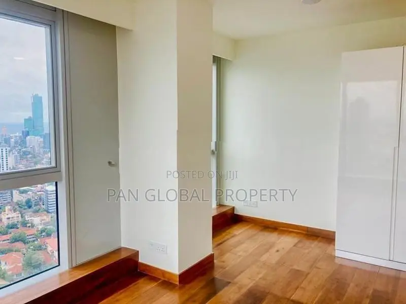 Fully Furnished Apartment for sale in Colombo City Centre