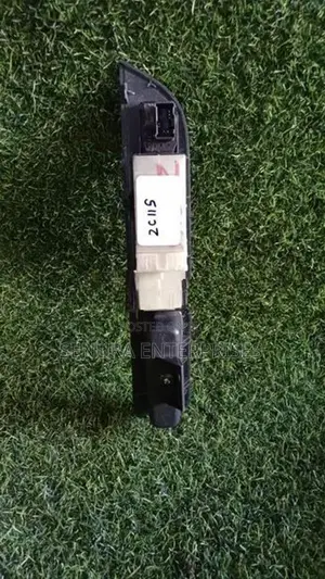 Suzuki Swift ZC11S Power Shutter Switch RH