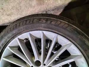 225/50/17 Bridgestone Tyre (2016) RFT