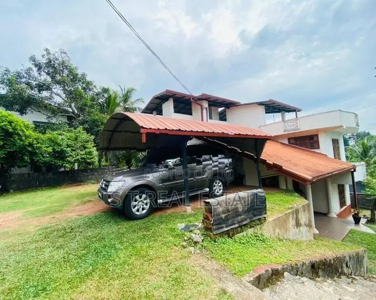 18P 3 Story House For Sale In Thalawathugoda