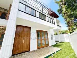 Luxury 3 Story House for Sale in Kesbewa Town
