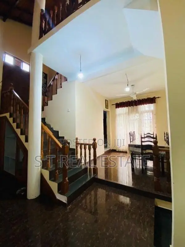 18P 3 Story House For Sale In Thalawathugoda