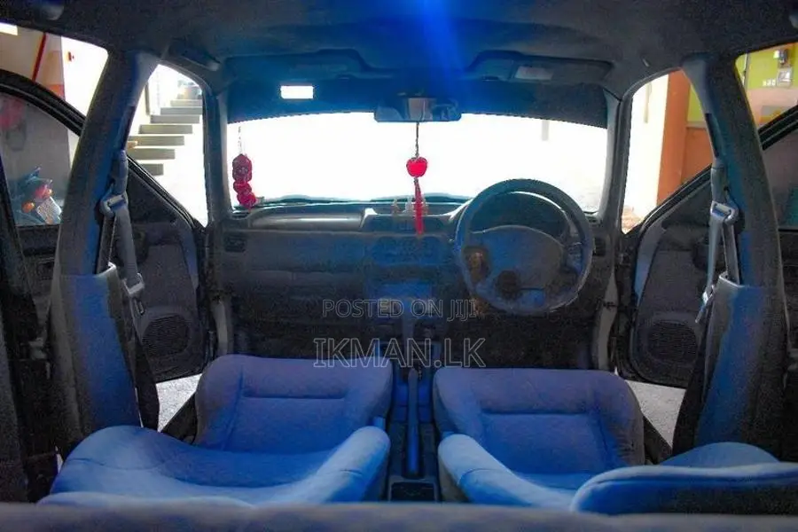 Nissan March K11 2001