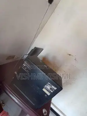 i5 , 4 GB RAM 1 VGA PC