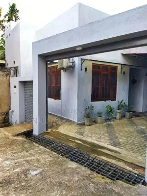 Modern Fully AC House For Sale in Homagama