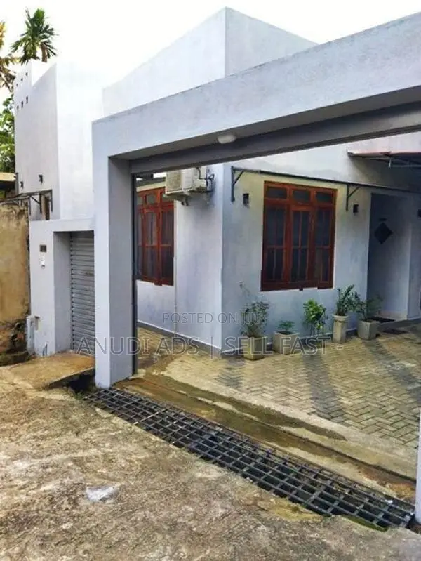 Modern Fully AC House For Sale in Homagama