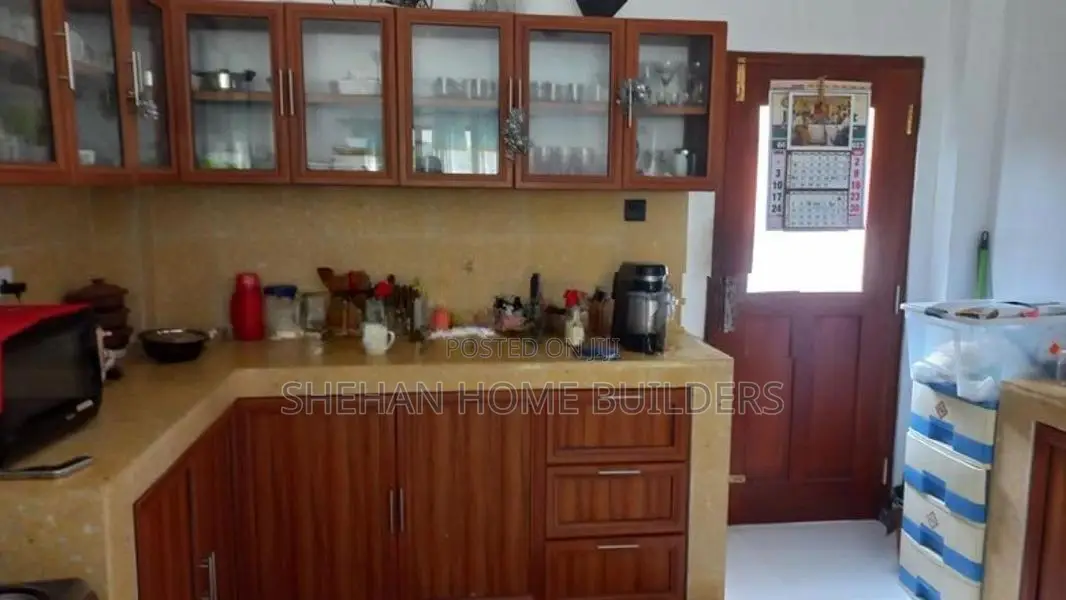 There storey House for sale in Niwandama