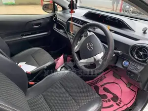 Toyota Aqua 2015