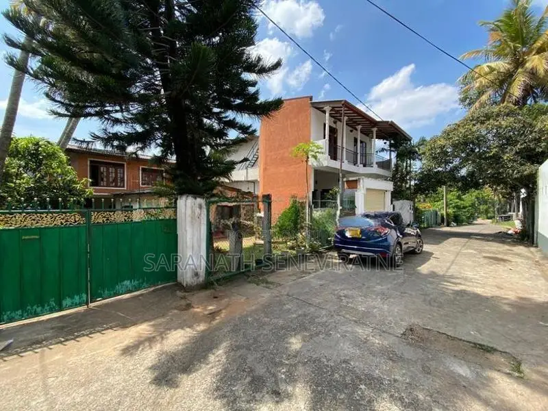 Two Storey House With 14.4 p Land Extent - Talapathpitiya Nugegoda