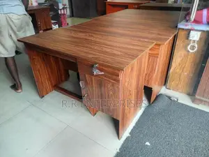 New 4*2 Ft Melamine Office Table