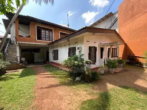 Two Storey House With 14.4 p Land Extent - Talapathpitiya Nugegoda