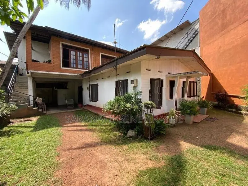 Two Storey House With 14.4 p Land Extent - Talapathpitiya Nugegoda