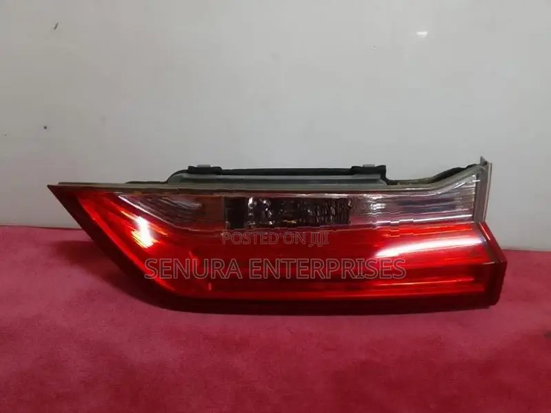 Honda C-RV Dicky Garnish Light RH