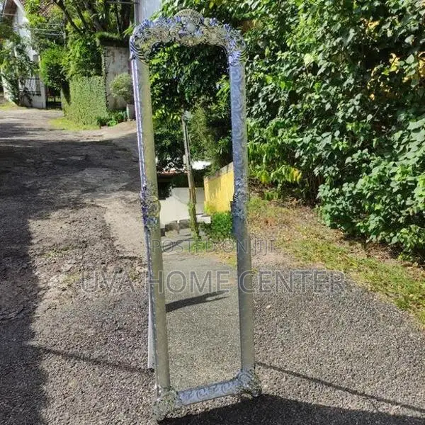 GL Mirror Stand