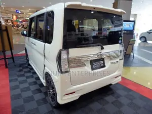 Daihatsu Tanto Custom LA600 S Tail Light LH