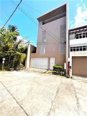 Luxury House for Sale in Thalawathugoda