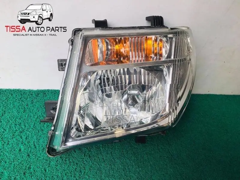 Nissan Navara Headlight