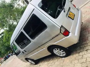 Mazda Bongo 2007