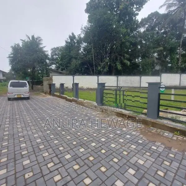 අතුරුගිරිය අධිවේගී මාර්ගයට ආසන්නව ඉඩමක් විකිණීමට ඇත (ID : AT109S)
