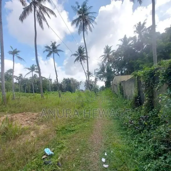 Land for Sale Athurugiriya closer to Highway (ID : AT109)