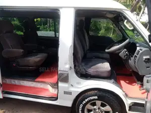 Nissan Vanette 2006