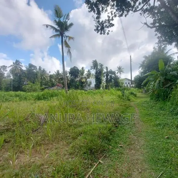 අතුරුගිරිය අධිවේගී මාර්ගයට ආසන්නව ඉඩමක් විකිණීමට ඇත (ID : AT109S)