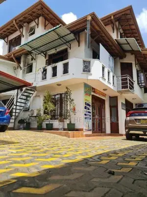 Maharagama : New 8BR (25P) Modern Luxury House for Sale