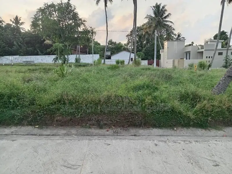 Land for Sale in Minuwangoda Town