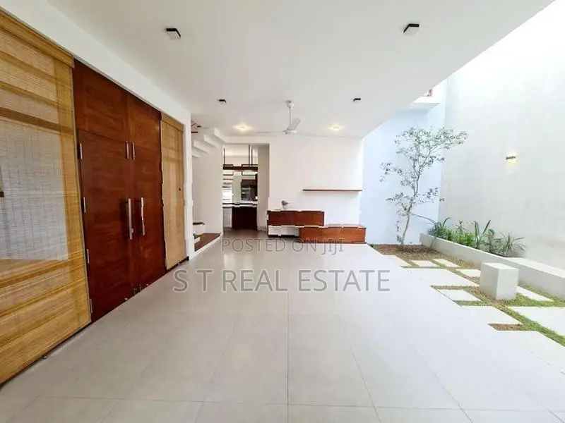 Elegant Designed Luxury Three Story House For Sale In Kesbewa