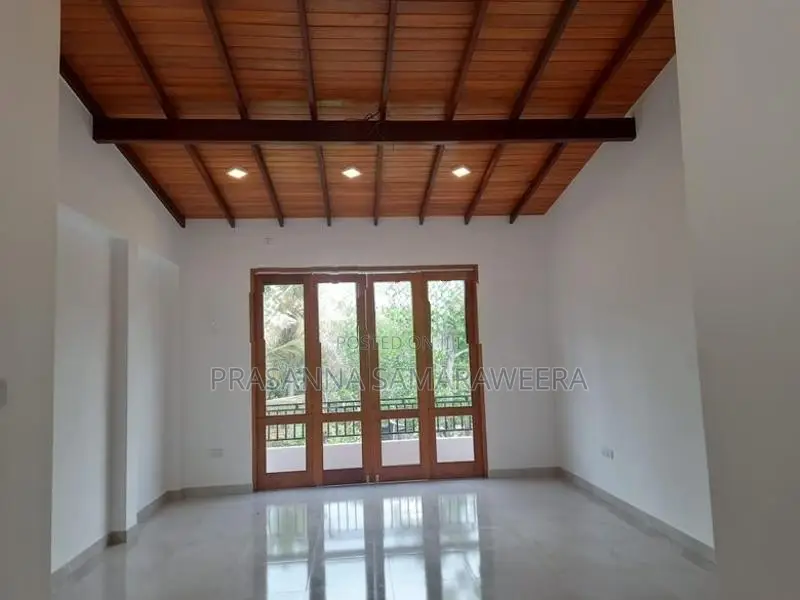 Modern Super Luxury Piliyandala Near City