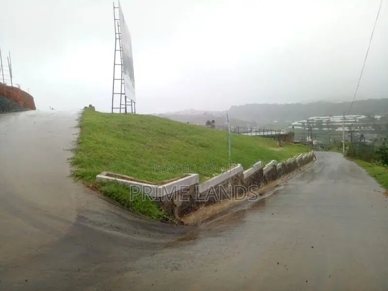 Holiday bungalow bear Land for sale Nuwaraeliya
