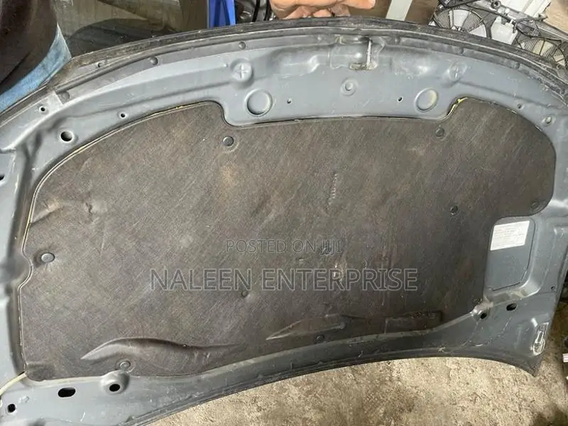 Suzuki SX4 Bonnet With Insulator