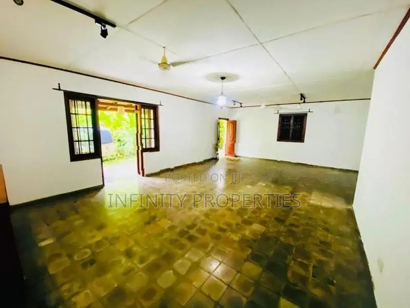 (ARN85) Single Story House & 17 P Sale At Facing Salawa Road, Nugegoda