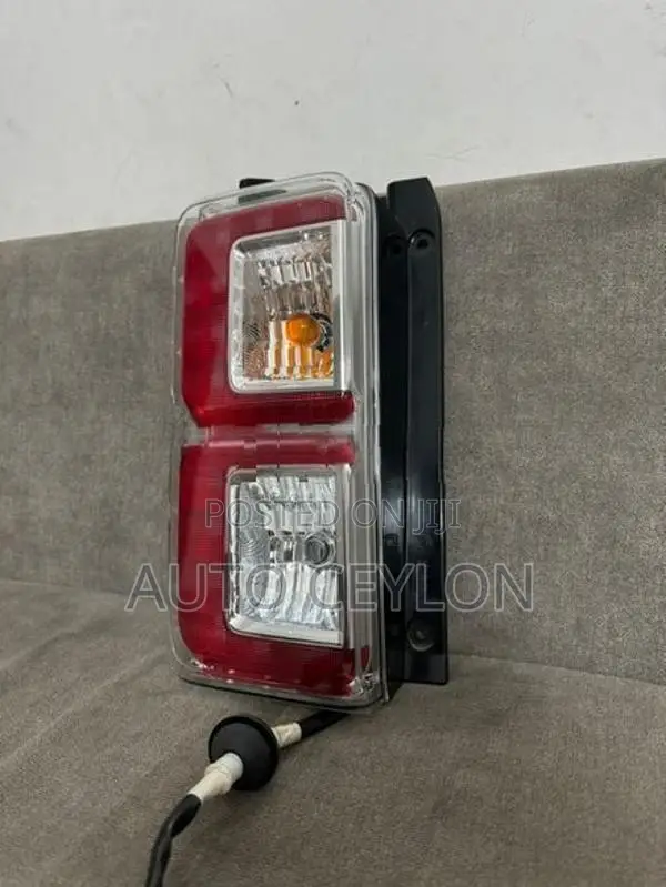 Daihatsu Wake Taillight Tail Light Taillamp Lamp