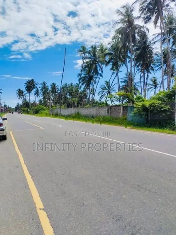 (ARN87) Beach Facing 58 P Land Sale At Galle Road Bentota.