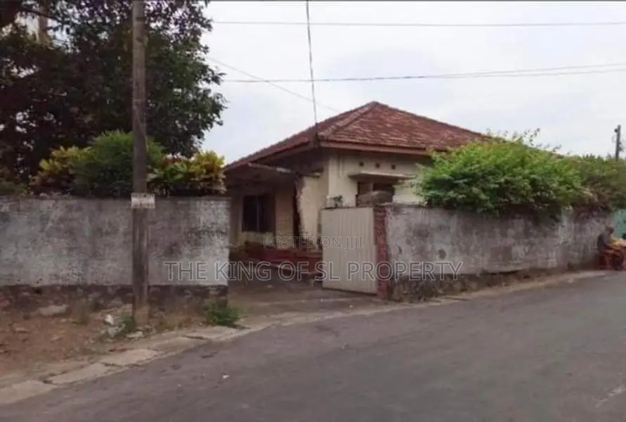 House for sale in Dehiwala