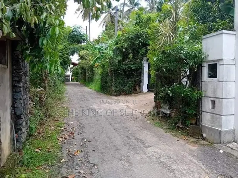 House for Sale in Thalawathugoda ( Hokandara)