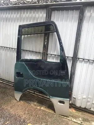Mitshubshi Bola Rosa Driver Door