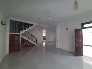Brand New solid Modern super luxury piliyandala close by