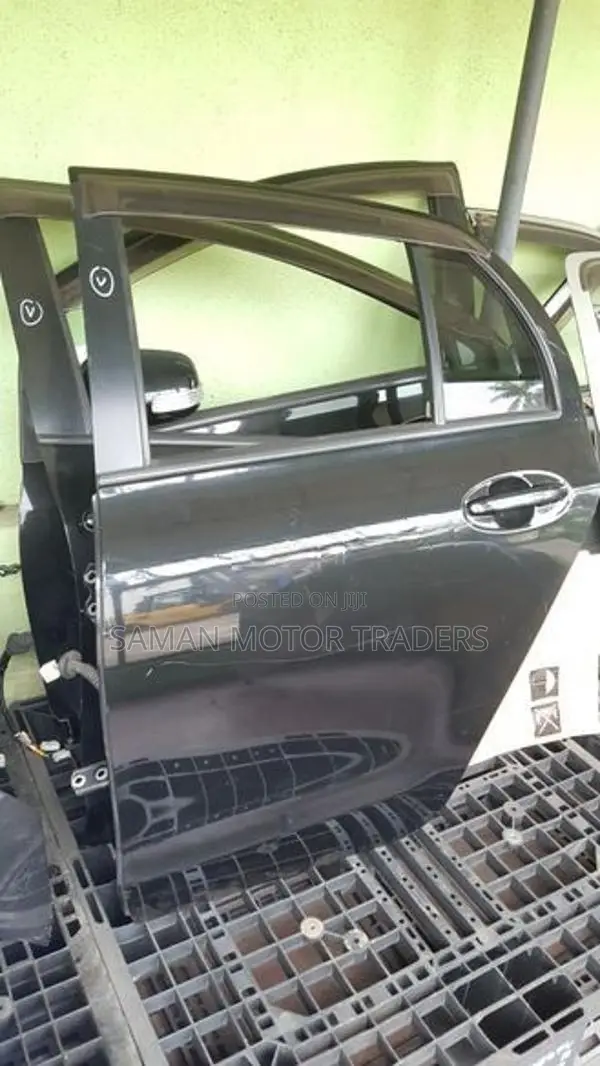 Toyota Vitz KSP90 Door panel