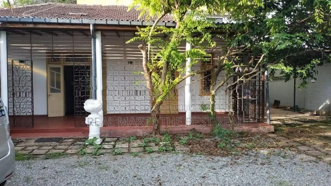Nugegoda : 23P , 7BR House for Sale facing Highlevel Road