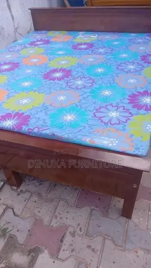 Bed 6ft *5ft