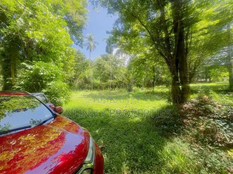 64 P Land Sale At Lake Road Pelawatha Battramulla