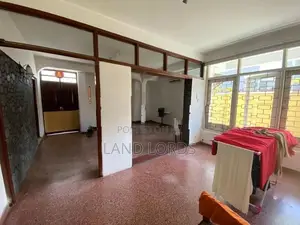 9P Property facing Rosmead place Colombo 7 For Sale